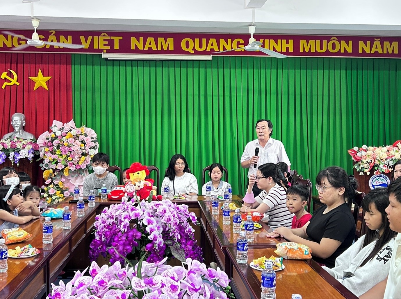 Công đoàn cơ sở Trung tâm Y tế Tịnh Biên tổ chức họp mặt nhân dịp ngày 1/6 và ngày 28/6 năm 2026